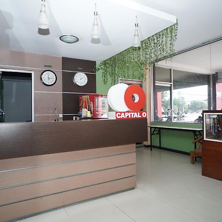Capital O 2885 Hemra Hotel Balikpapan  Exterior photo